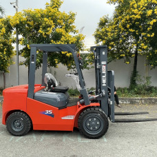 Xe nâng dầu 3.5 tấn HELI