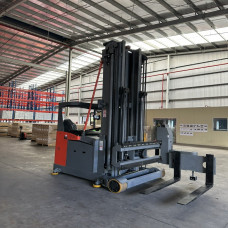 Xe nâng nhà kho 3 chiều VNA HELI
